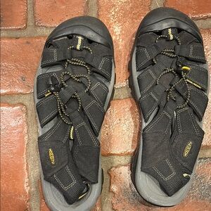 Keen Black and Yellow Men's Sandals